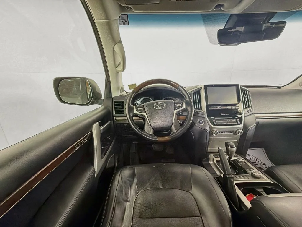 Certified Used 2018 Black Toyota Base image 21