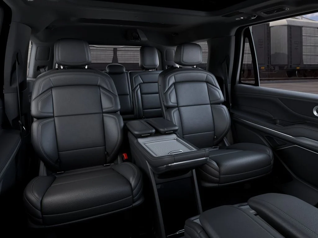 New 2027 Infinite Black Metallic Clearcoat Lincoln Reserve image 11