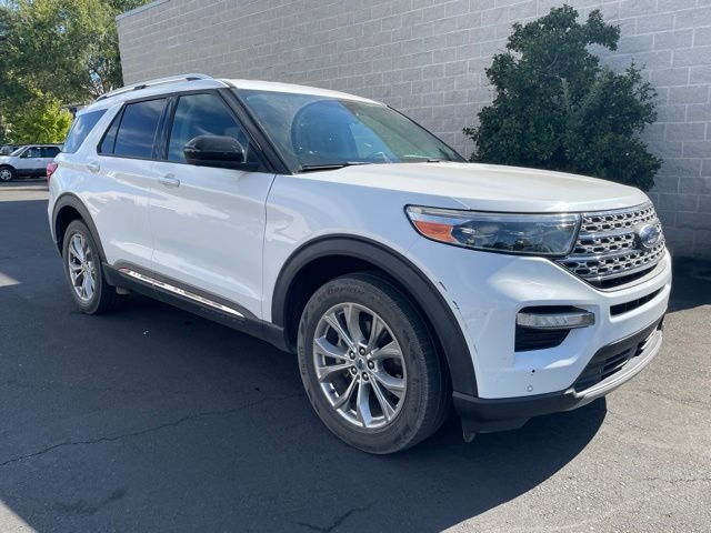 Used 2022 White Ford Limited image 1