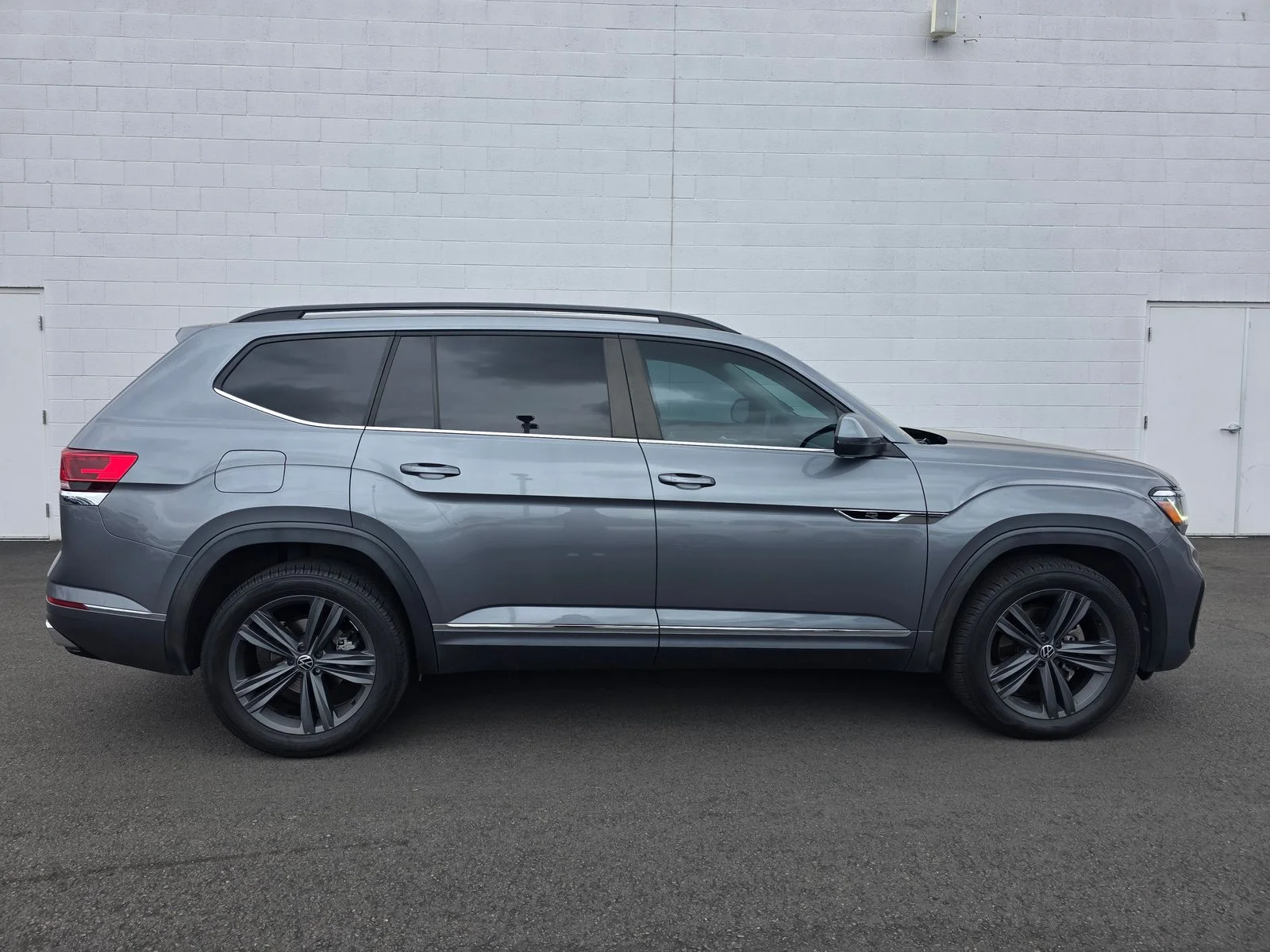 2021 Volkswagen Atlas 3.6L SE w/Tech R-Line 4MOTION's photo