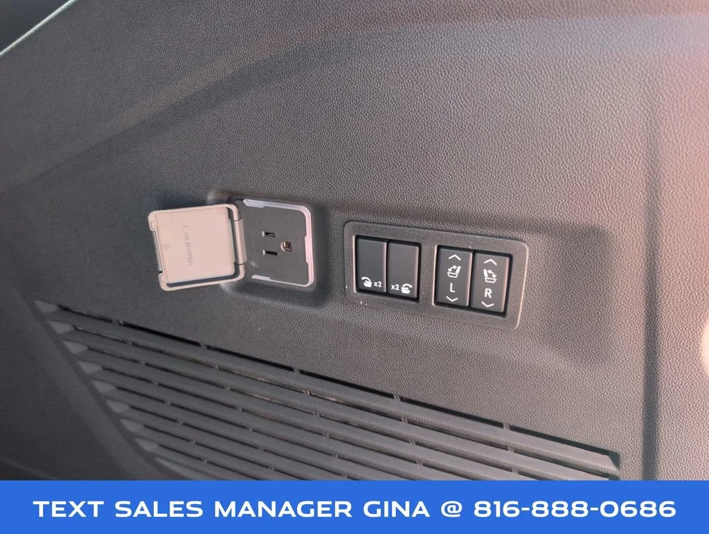 New 2026 Glacier White Tricoat GMC Denali Ultimate image 40