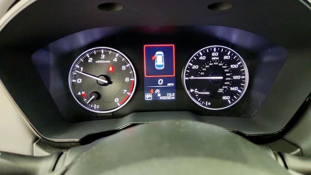 Used 2025 Crystal White Pearl Subaru Premium AWD w/ Moonroof, Navigation, Blind Spot & Keyless Start image 15