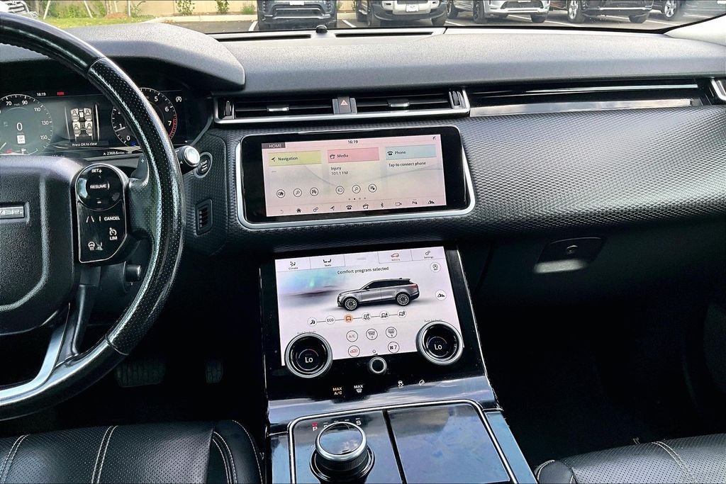 Used 2018  Land Rover S image 6