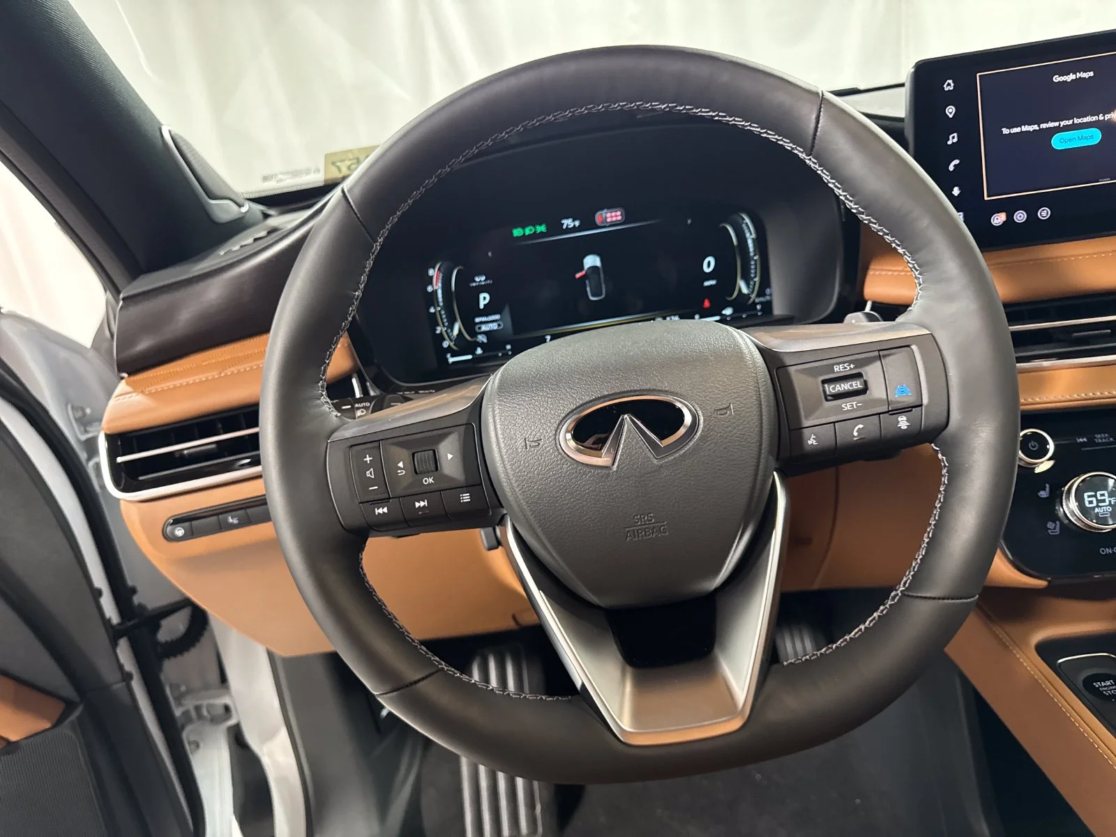 New 2027 2T RAD WHT INFINITI Autograph AWD image 16