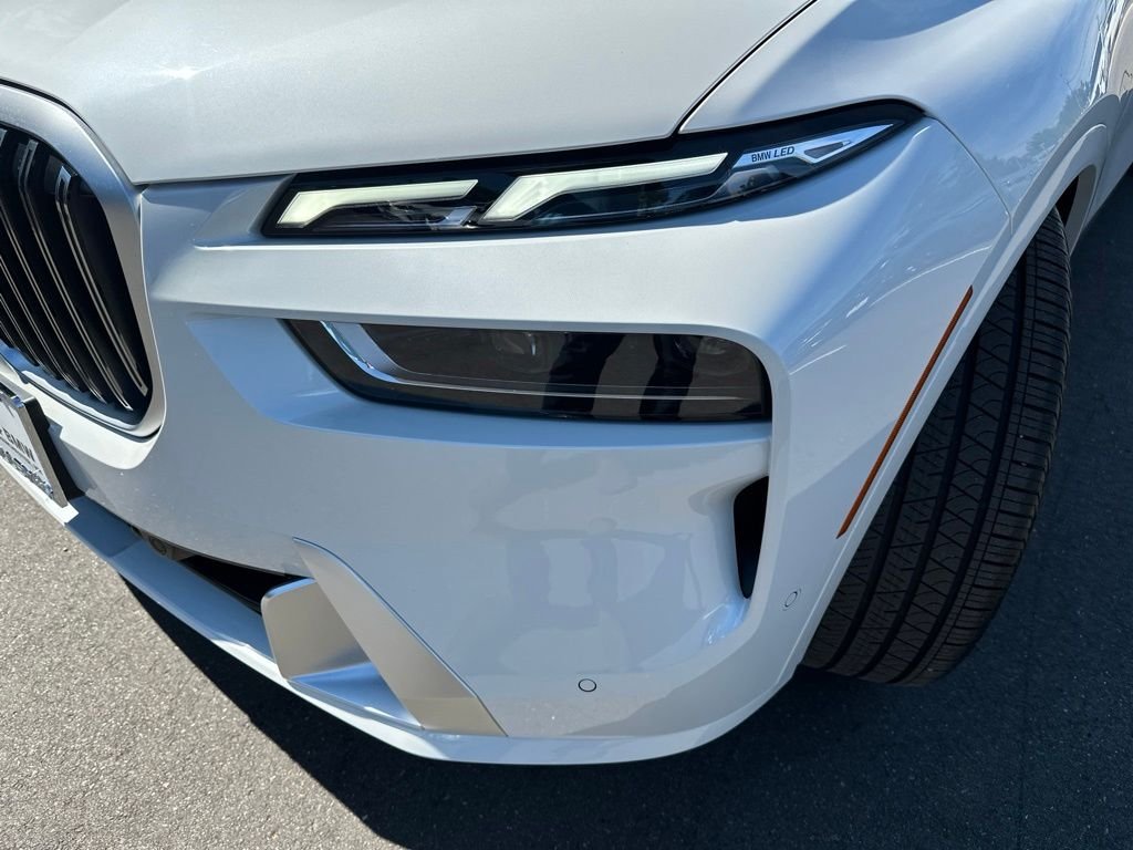 Used 2026 Mineral White Metallic BMW xDrive40i image 32
