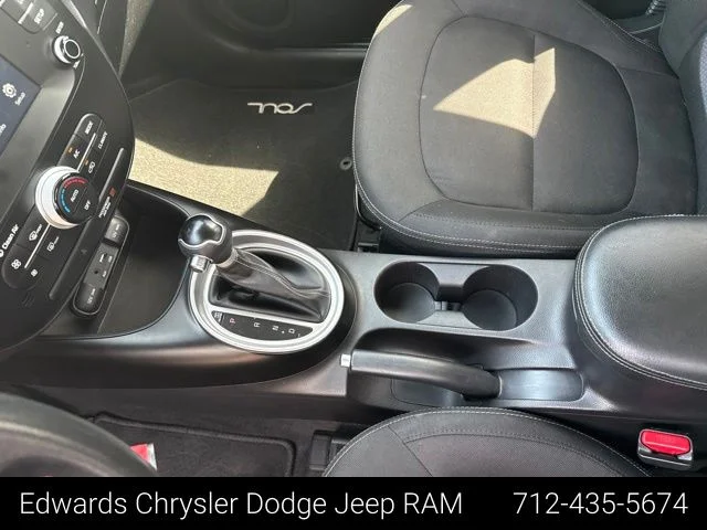 Used 2019 White Kia Plus image 21