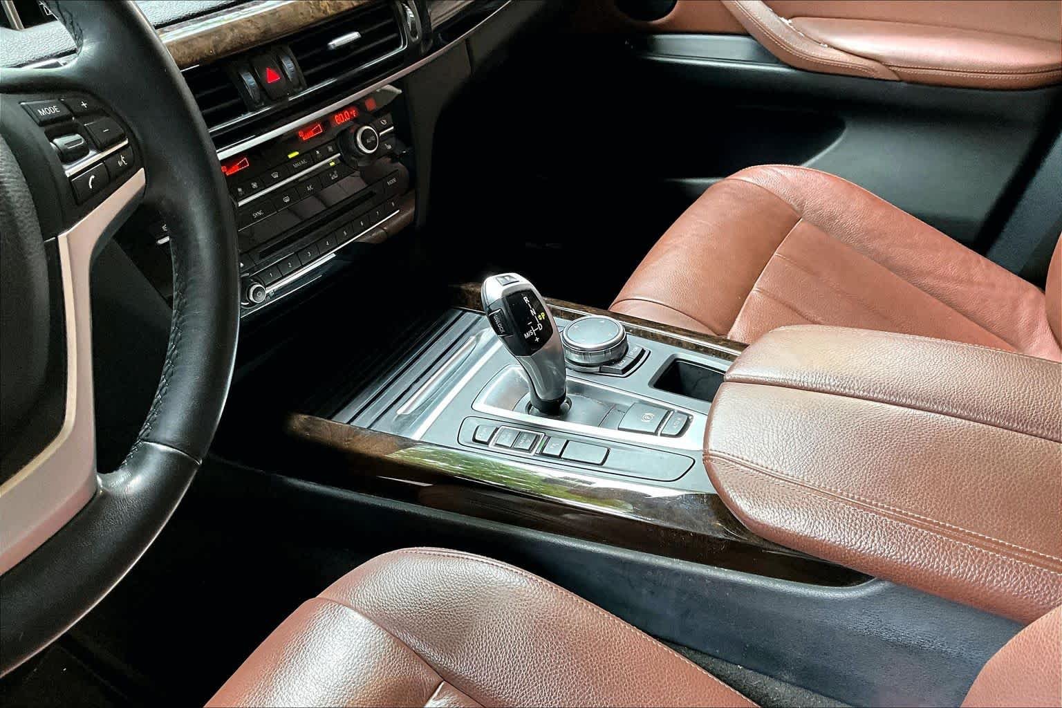 Used 2015 Imperial Blue Metallic BMW sDrive35i image 16