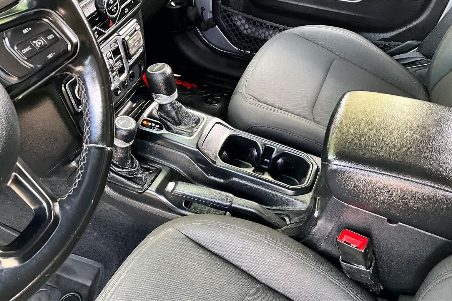Used 2020 Billet Silver Metallic Clearcoat Jeep Sport S image 15