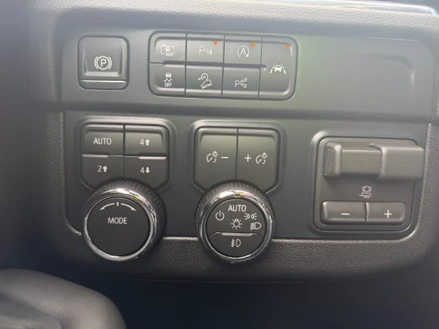 Certified Used 2026 Summit White Chevrolet Z71 image 22