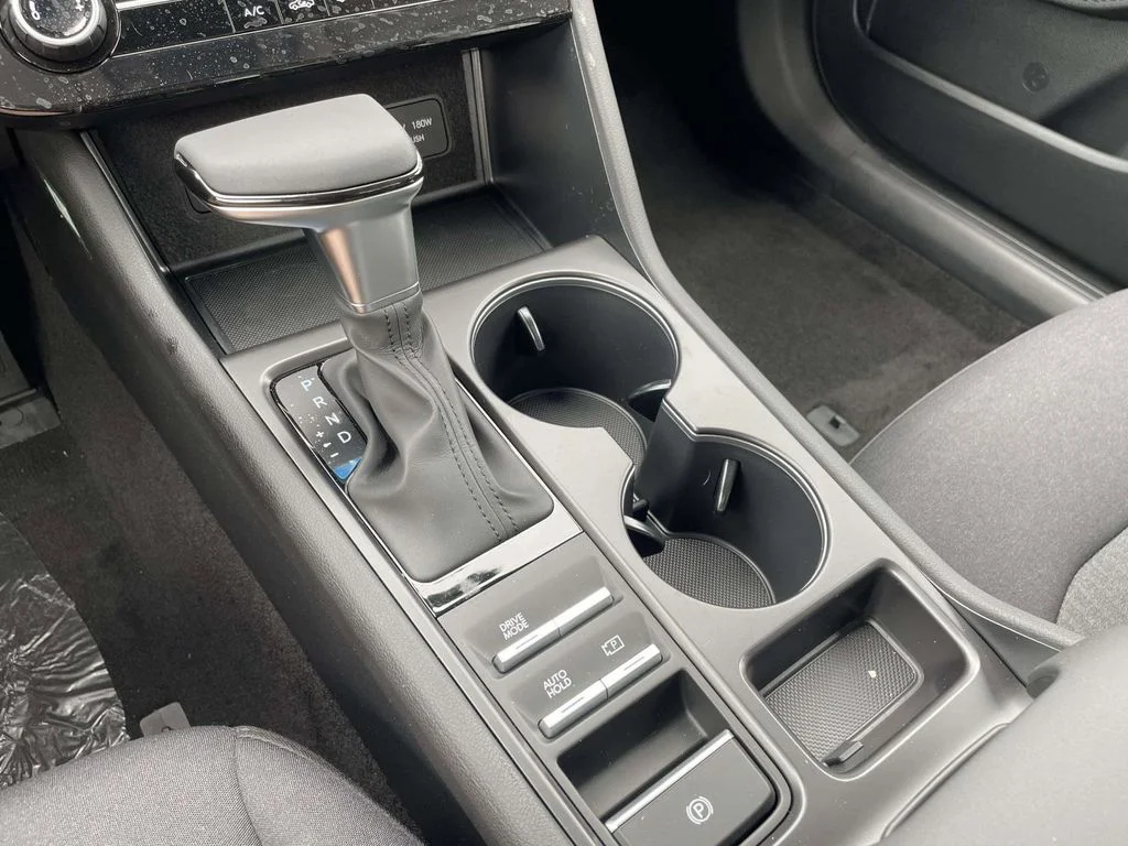 New 2026 White Hyundai SE image 16