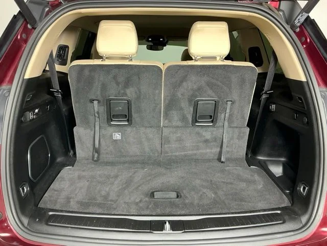 Used 2021 Velvet Jeep Limited image 22