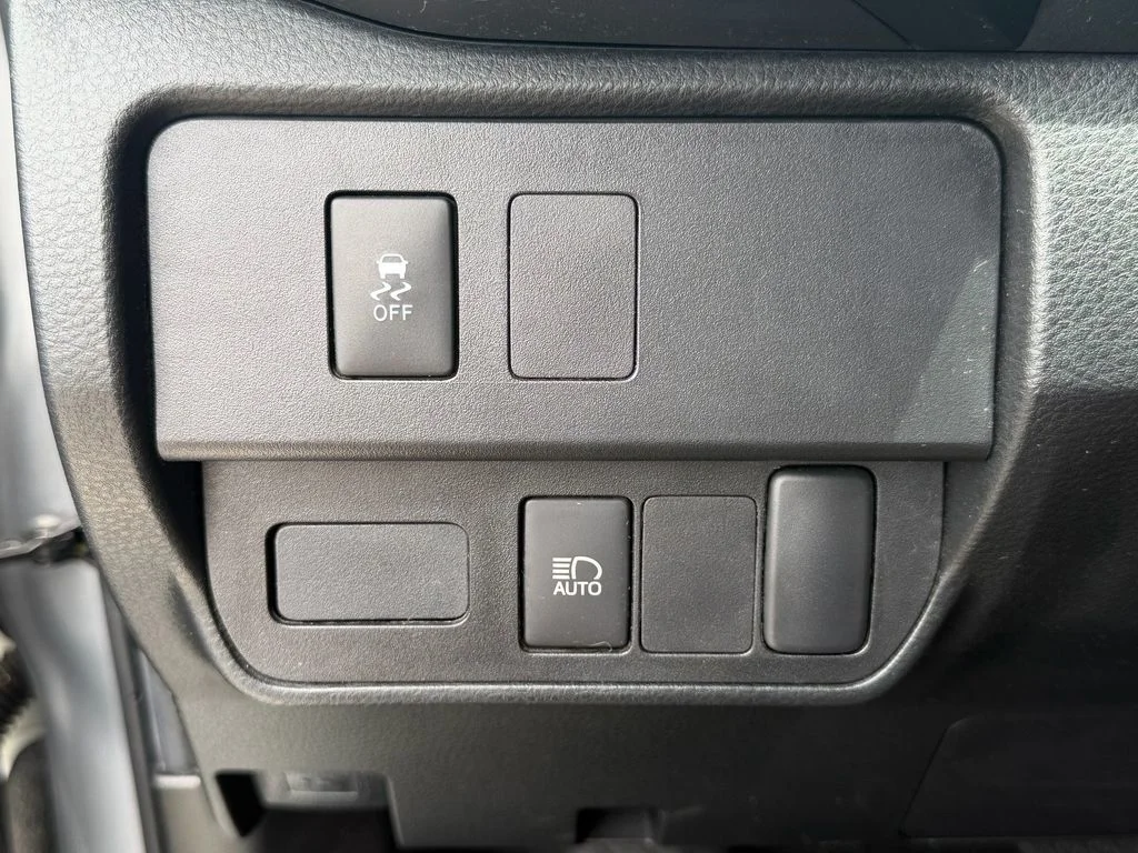 Used 2023 Silver Toyota SR image 27