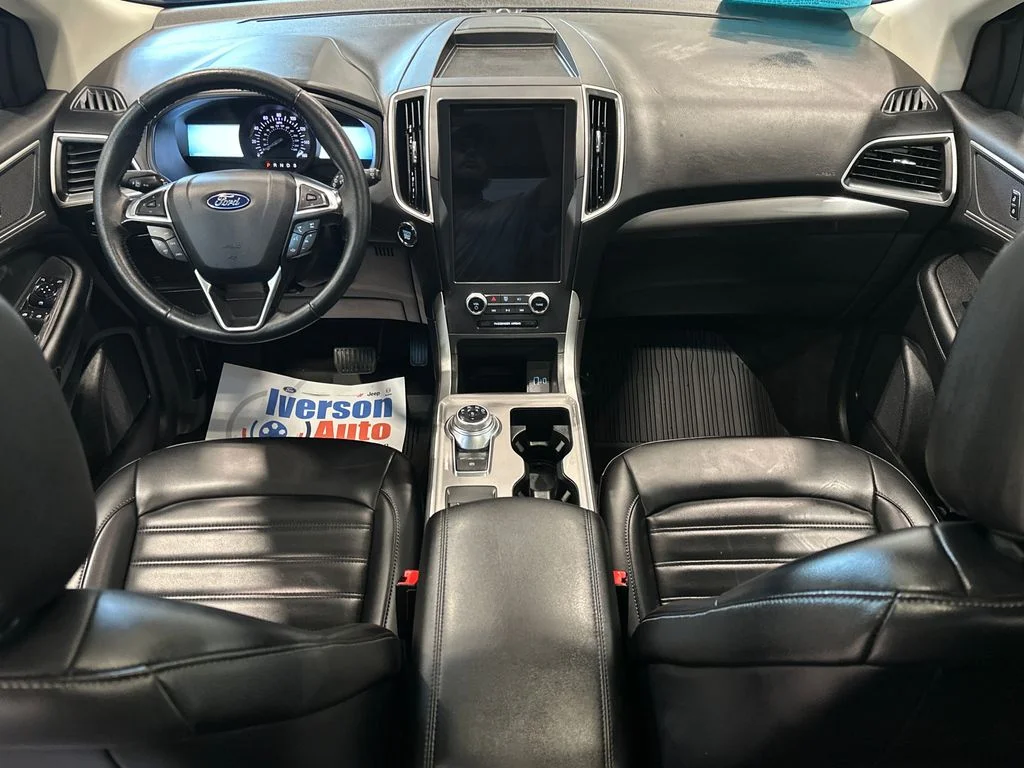 Used 2024 Black Ford SEL image 28