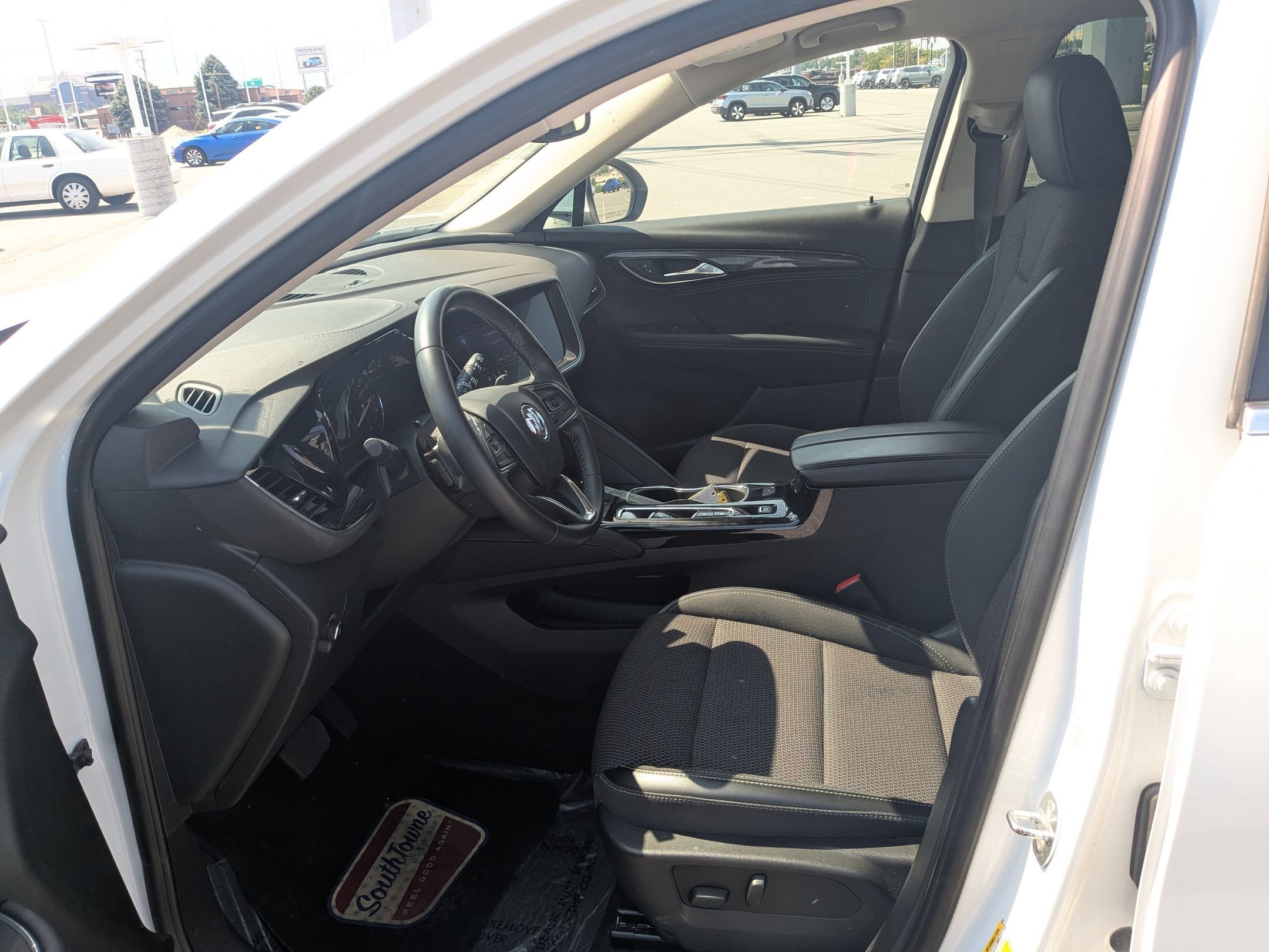 Used 2022 Summit White Buick Preferred image 15
