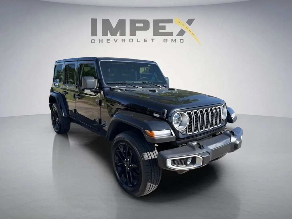 Used 2025 Black Jeep Sahara image 7