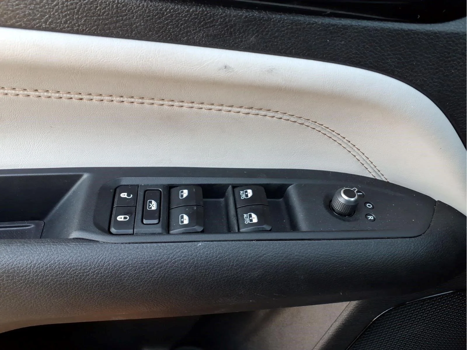 Used 2025 Black Jeep Limited image 18