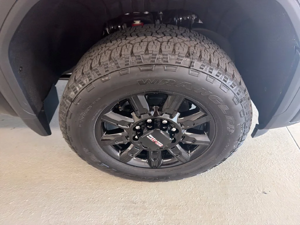 New 2026 Onyx Black GMC AT4 image 4