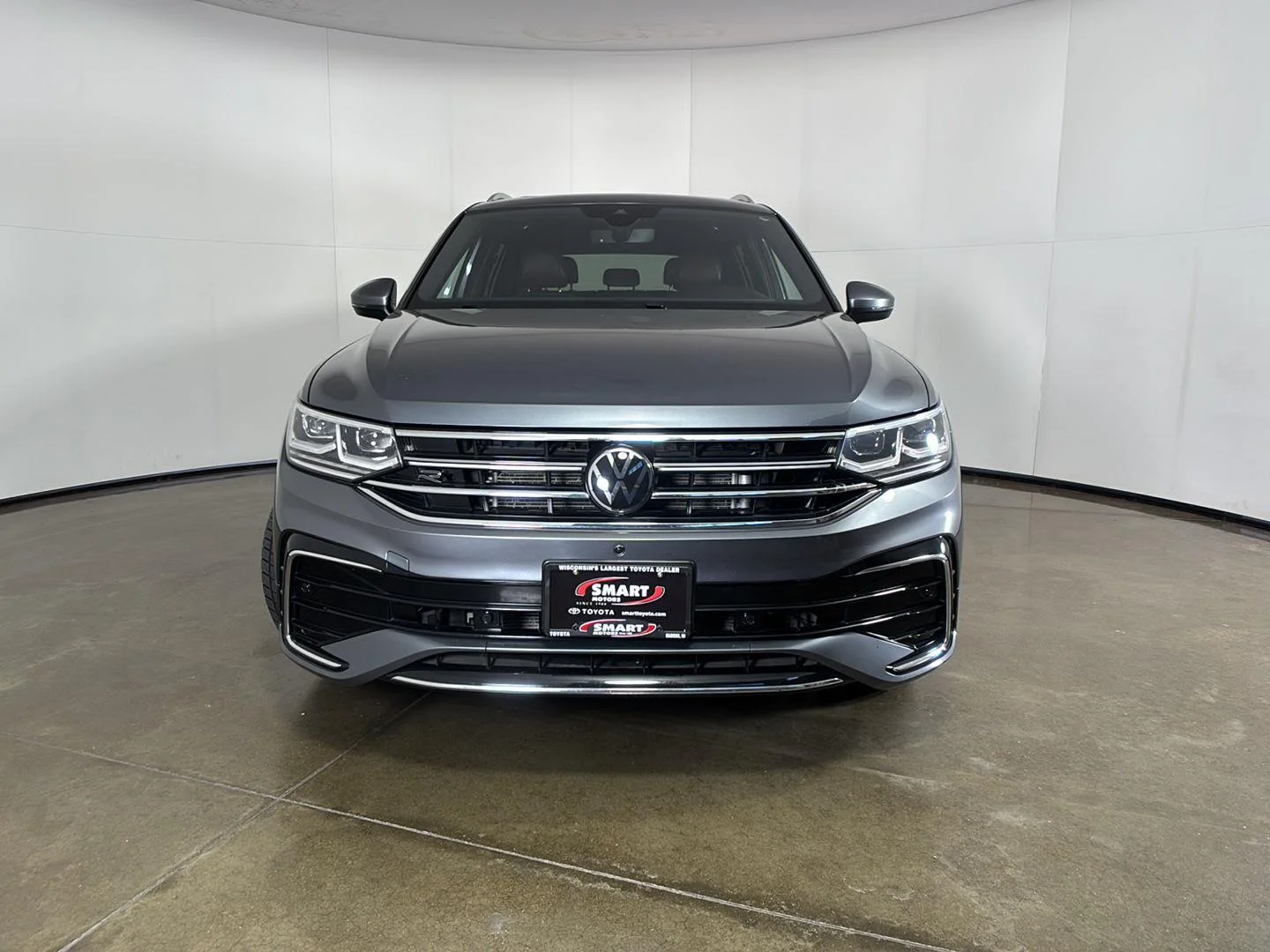 Used 2022 Platinum Gray Metallic Volkswagen SEL R-Line image 6