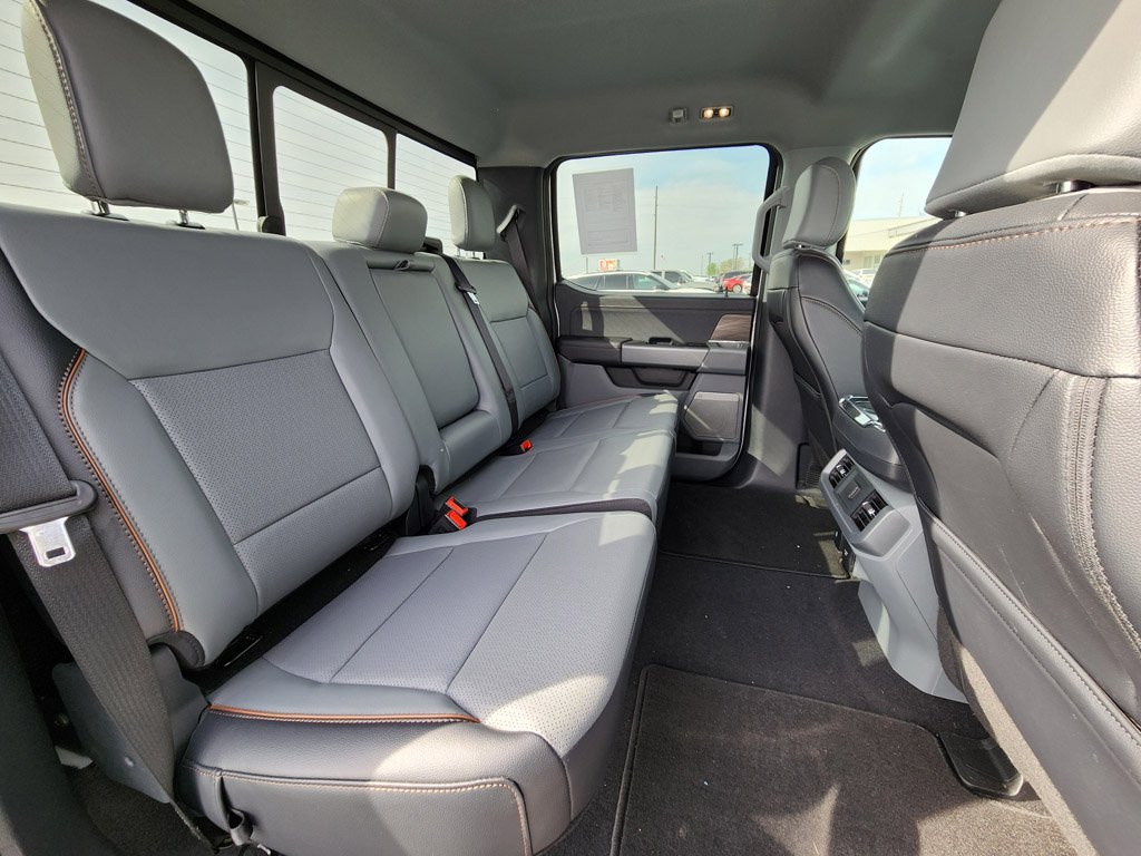 Used 2025 Oxford White Ford LARIAT image 11