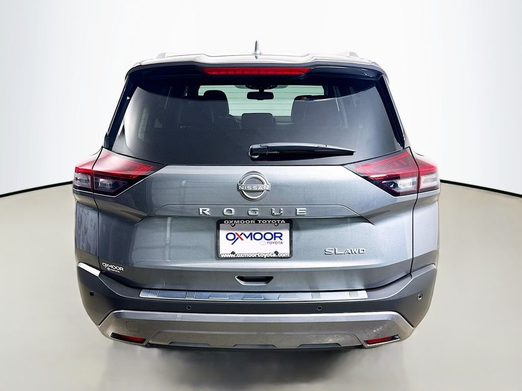 Used 2023 Gun Metallic Nissan SL image 6