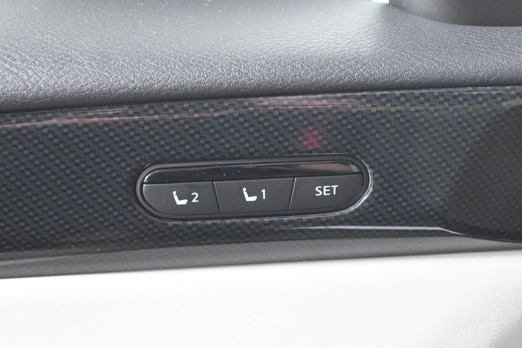 New 2027 2T RAD WHT INFINITI Sport AWD image 26