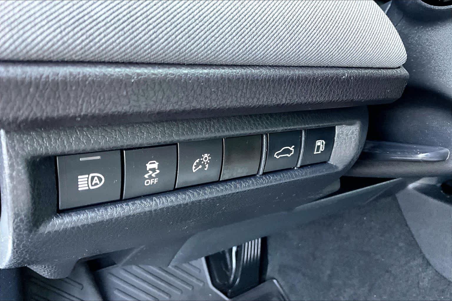 Used 2025 Ice Cap Toyota LE image 32