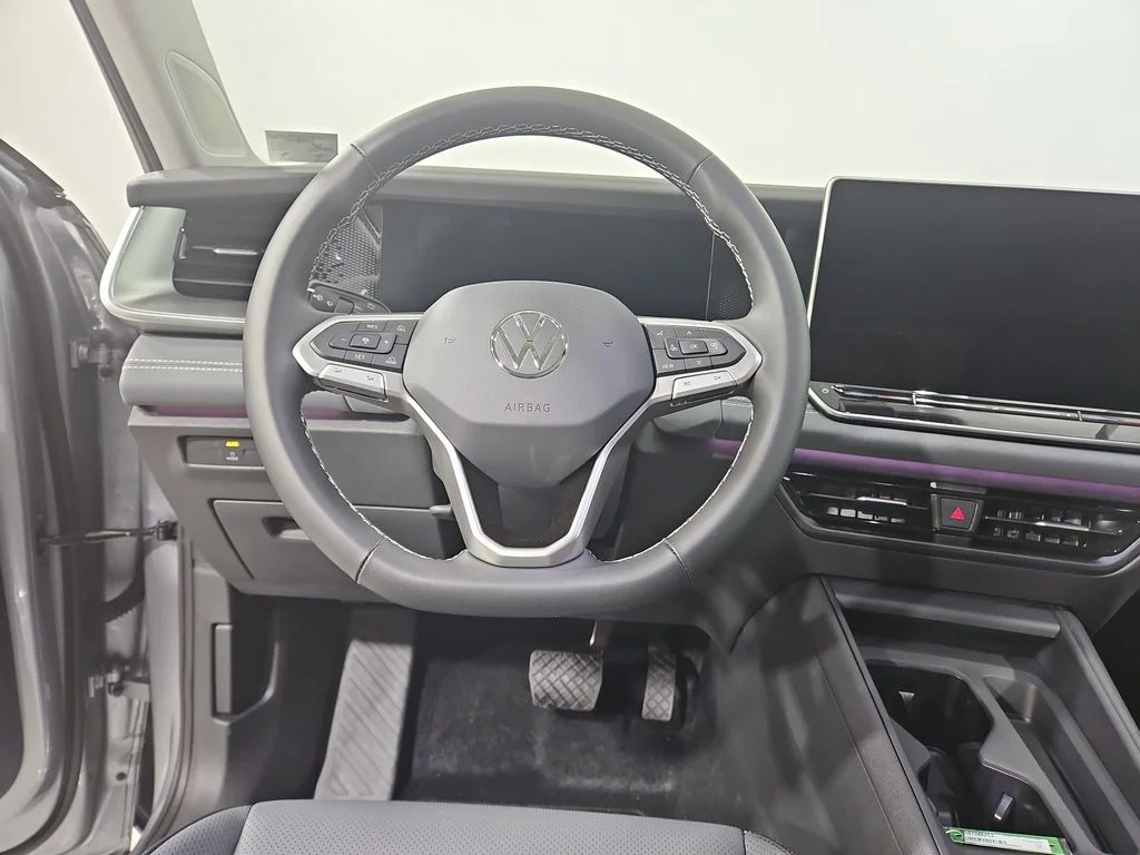 New 2026 Silver Volkswagen 2.0T SE image 13