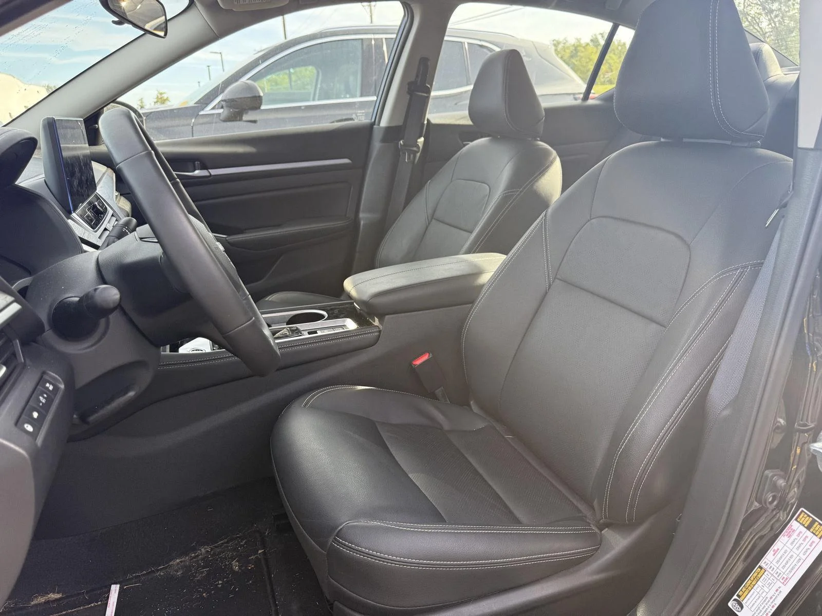 Used 2025 Super Black Nissan SL image 6