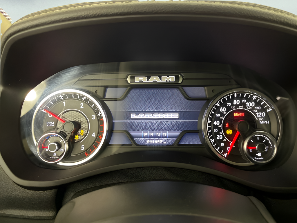Used 2022 Silver Ram Laramie image 17