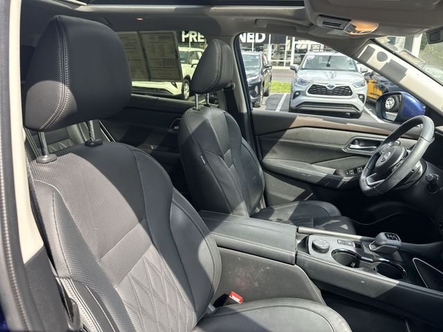 Used 2023 Blue Nissan Platinum image 29
