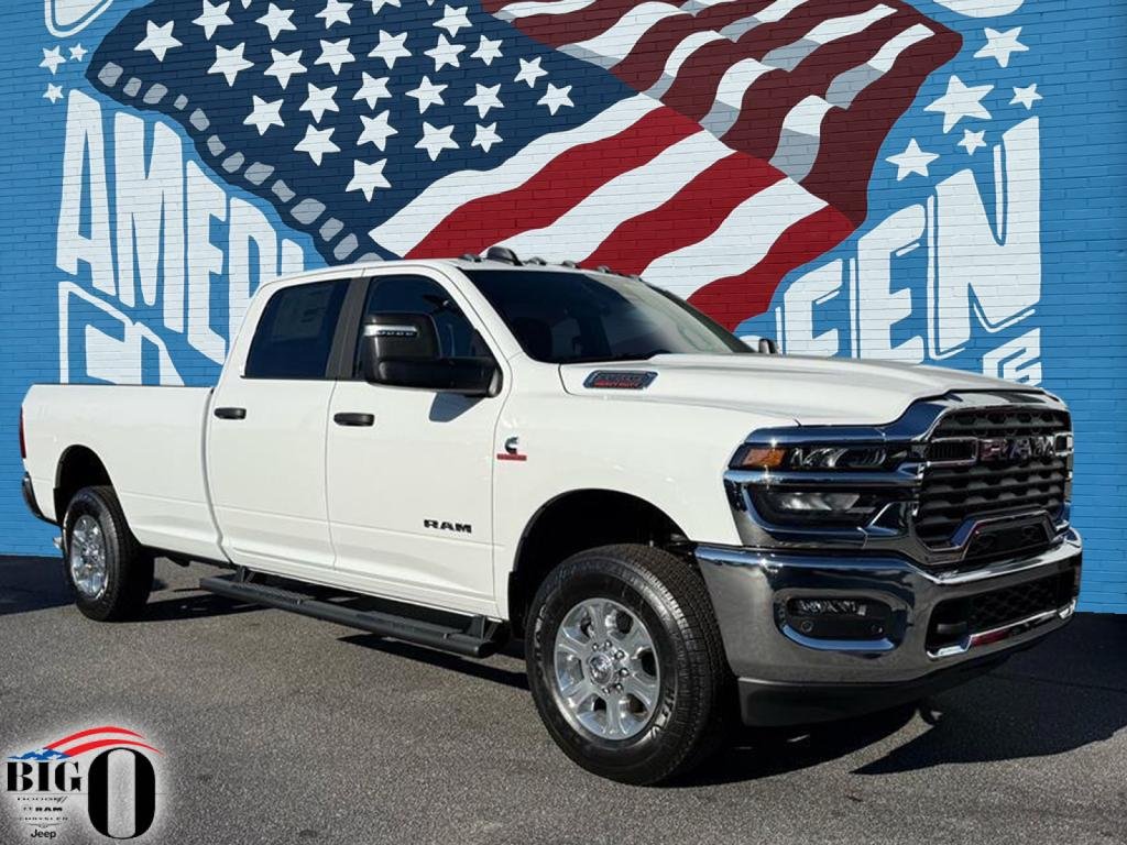 New 2026 Bright White Clearcoat RAM Big Horn Crew Cab 4x4 8