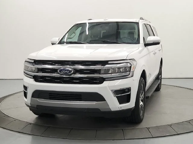 Used 2024 White Ford Limited image 4