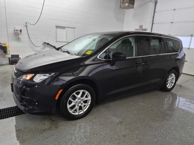 Used 2022 Black Chrysler LX image 2