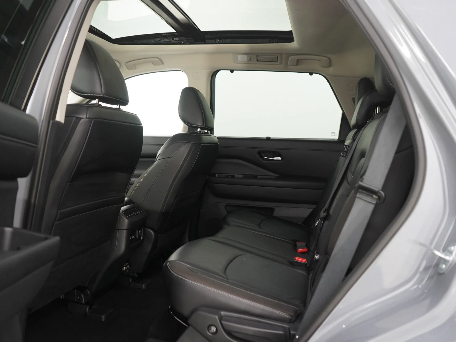 Used 2024 Boulder Gray Pearl Nissan SL image 19