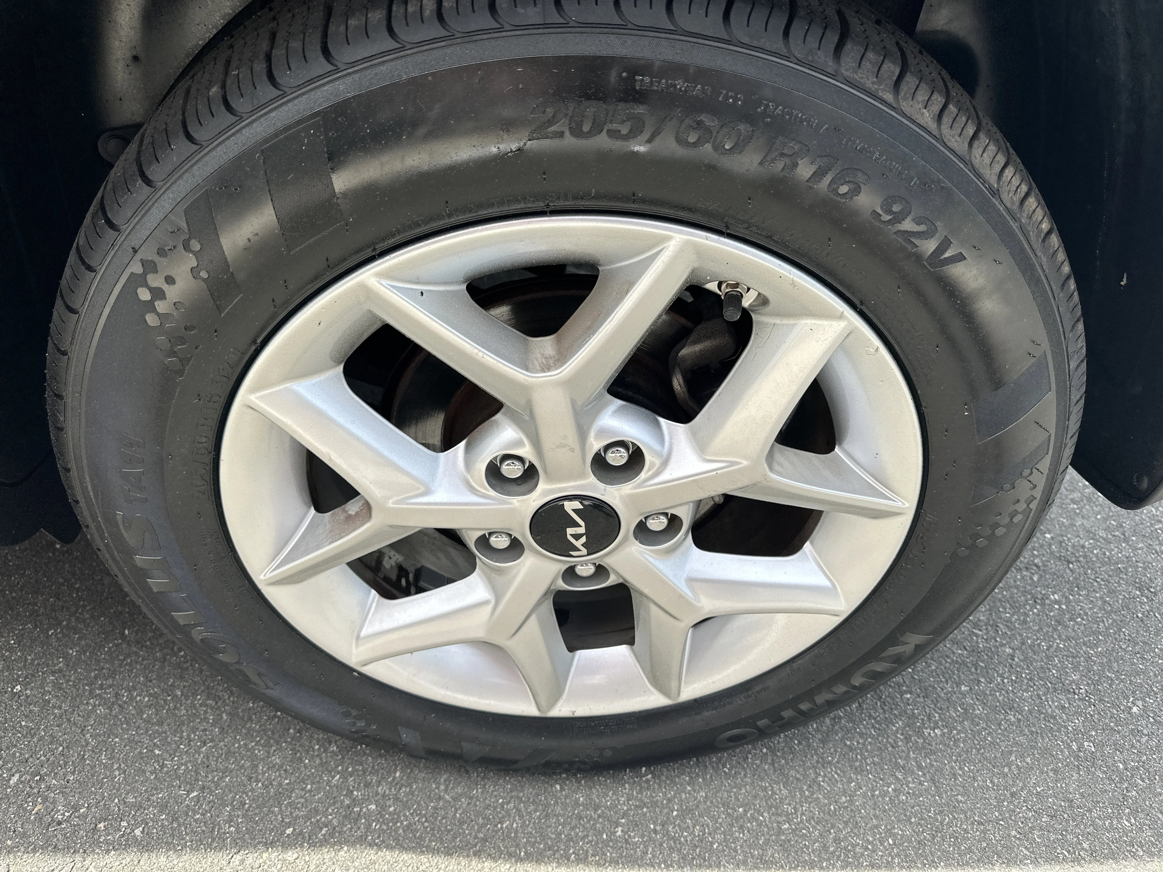 Used 2022 Gravity Gray Kia LX image 30