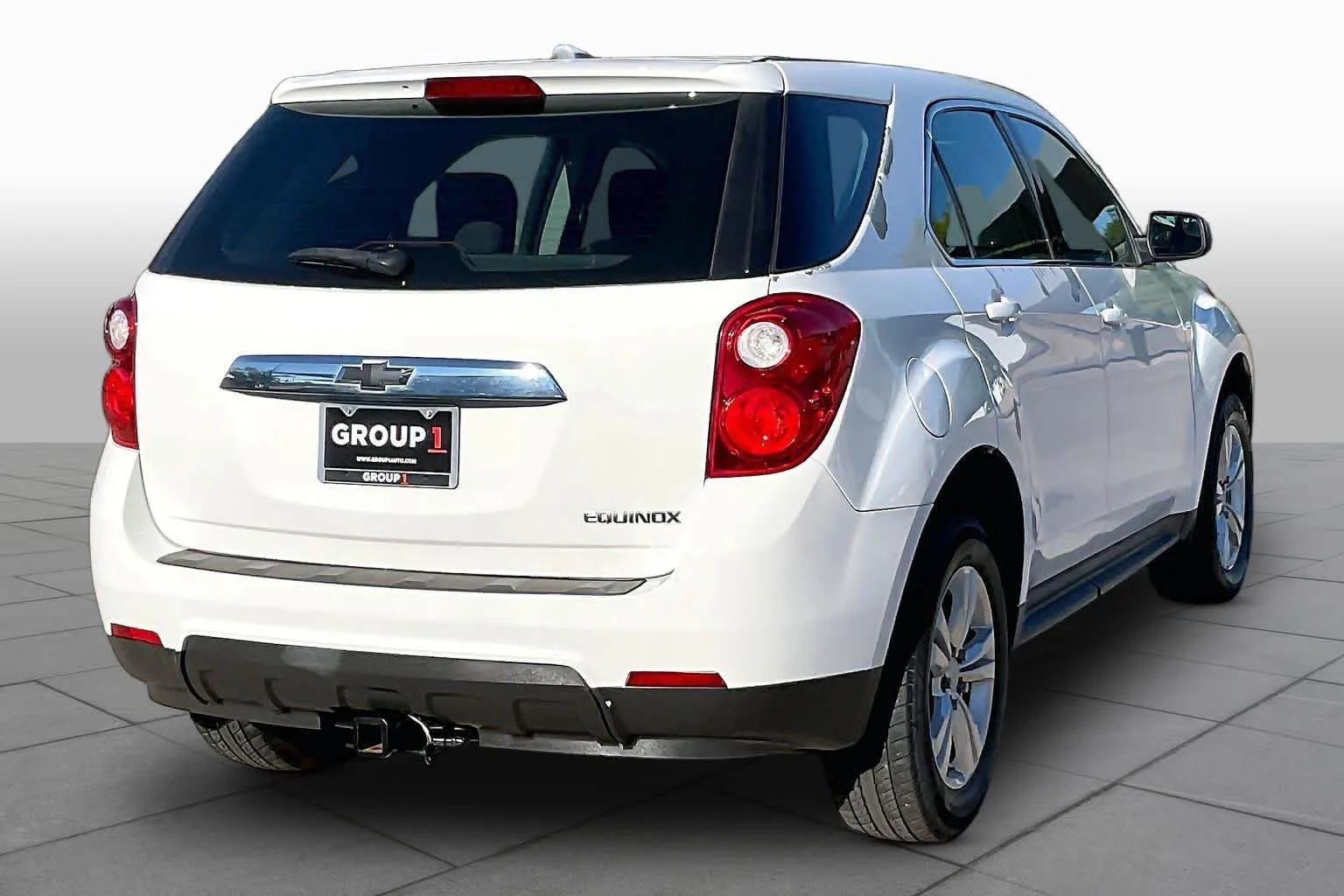 Used 2014 Summit White Chevrolet LS image 13