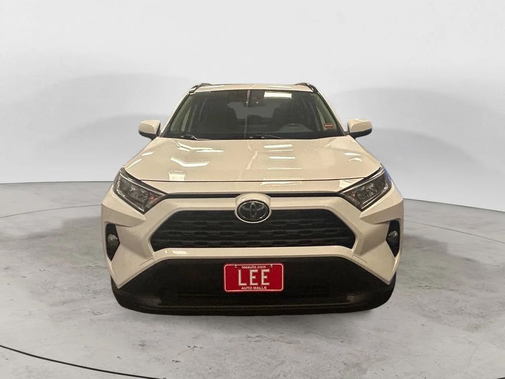 Used 2020 Super White Toyota XLE image 9