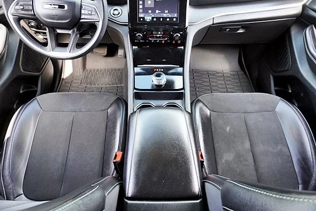 Used 2023 Black Jeep Altitude X image 22