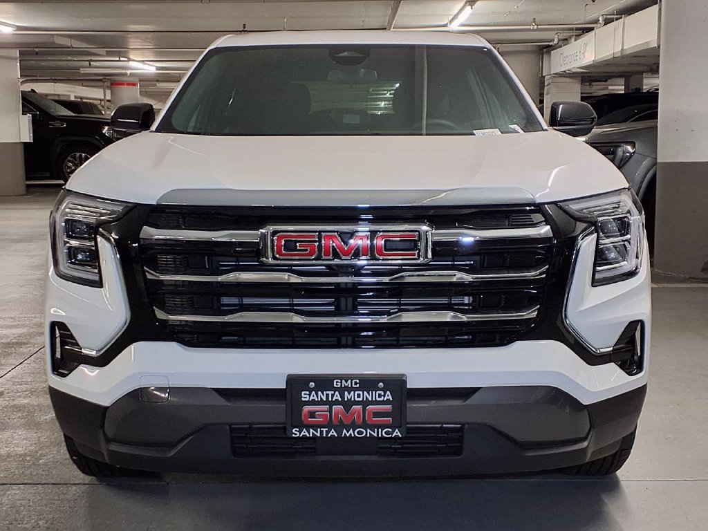 New 2026 Summit White GMC Elevation image 2