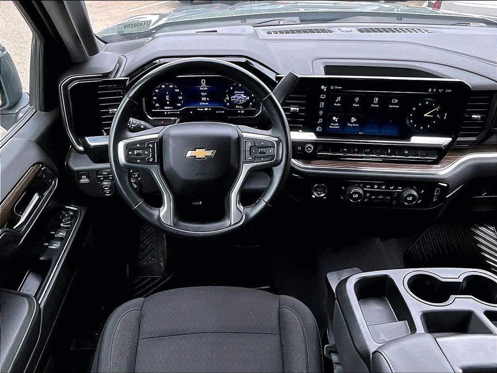 Used 2024 Gray Chevrolet LT image 17