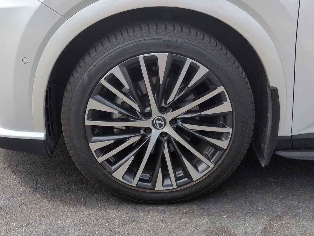 Used 2024 White Lexus 350 Premium Plus image 25