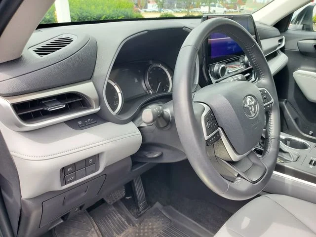 Certified Used 2024 Silver Toyota XLE image 20