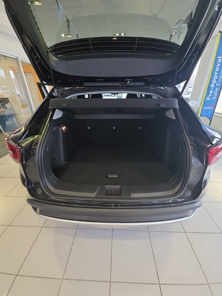 2026 Chevrolet Trax LT - Photo 13