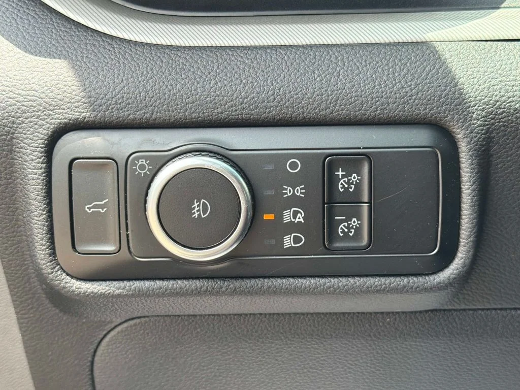Used 2024 White Ford XLT image 33