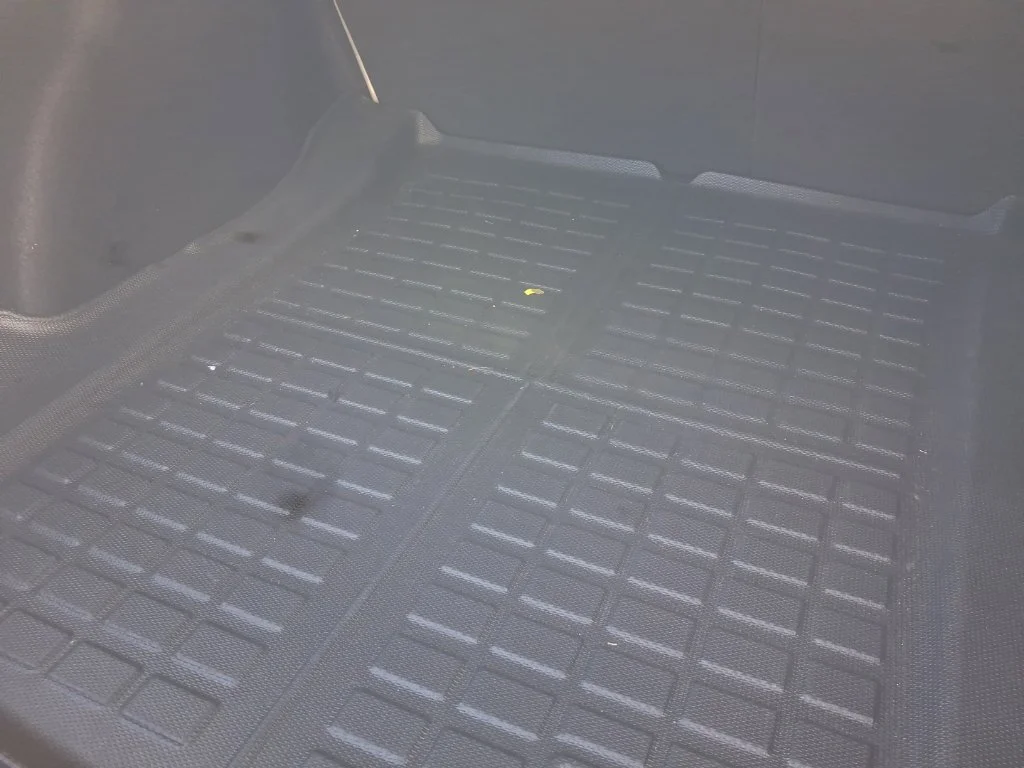 Used 2023  Tesla Base image 10