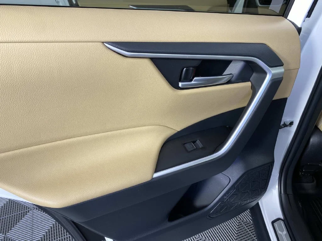 Used 2024 Ice Toyota XLE image 27