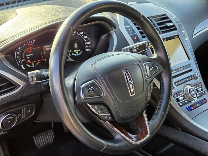 Used 2019 Silver Lincoln Reserve image 26