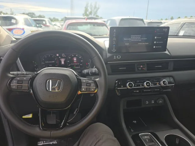 Used 2026 Crystal Black Pearl Honda EX-L image 4