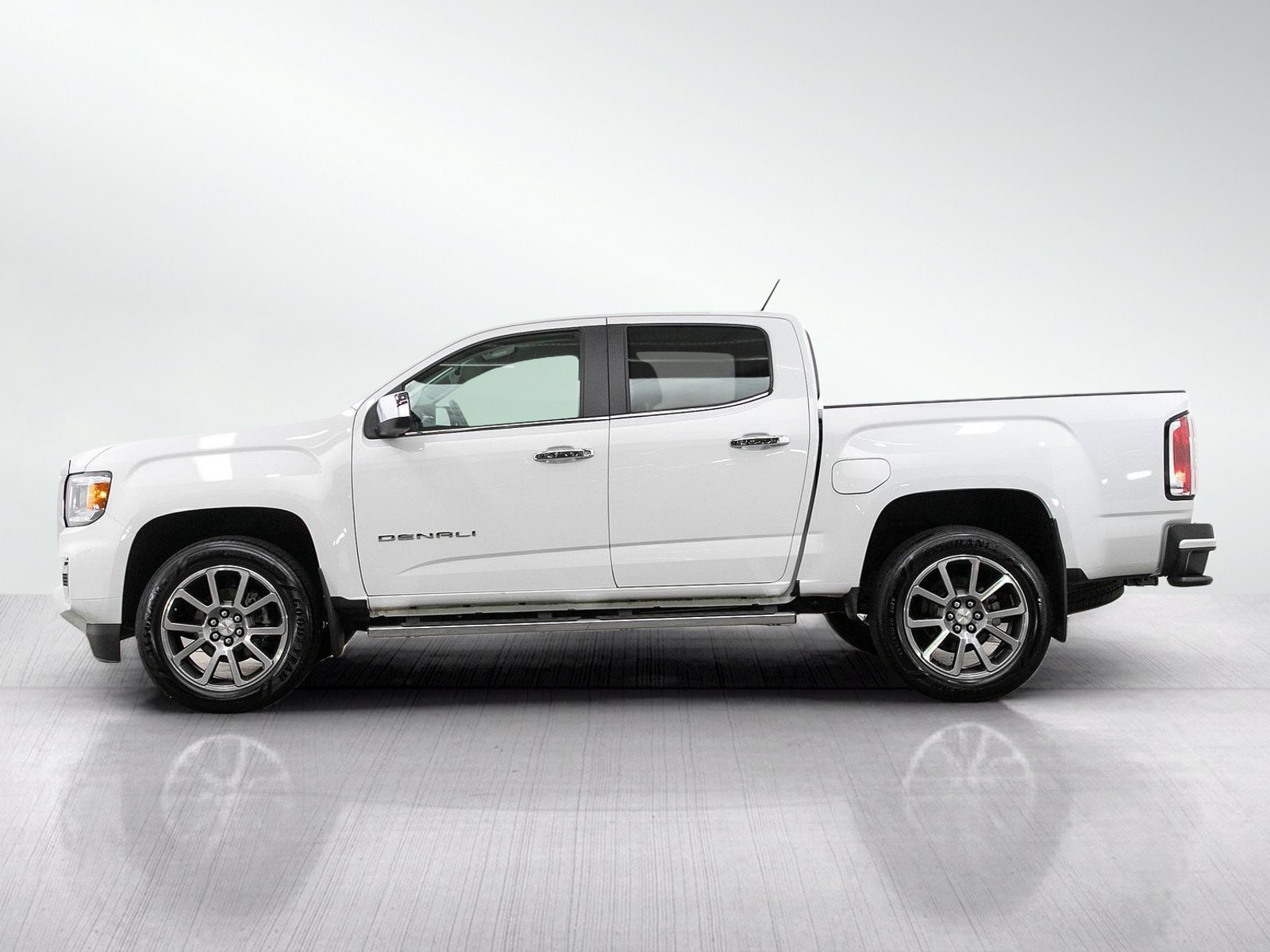 Used 2022 GMC Canyon Denali with VIN 1GTG6EEN3N1247951 for sale in White Bear Lake, Minnesota