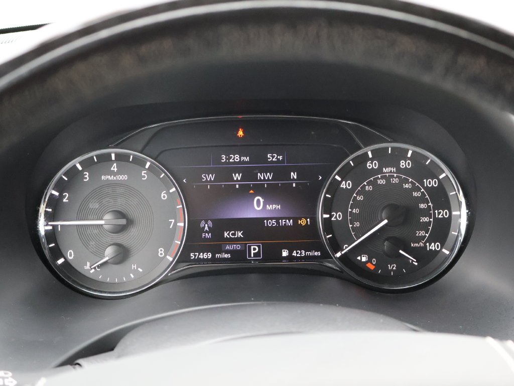 Used 2023 Moonstone White INFINITI Sensory image 34